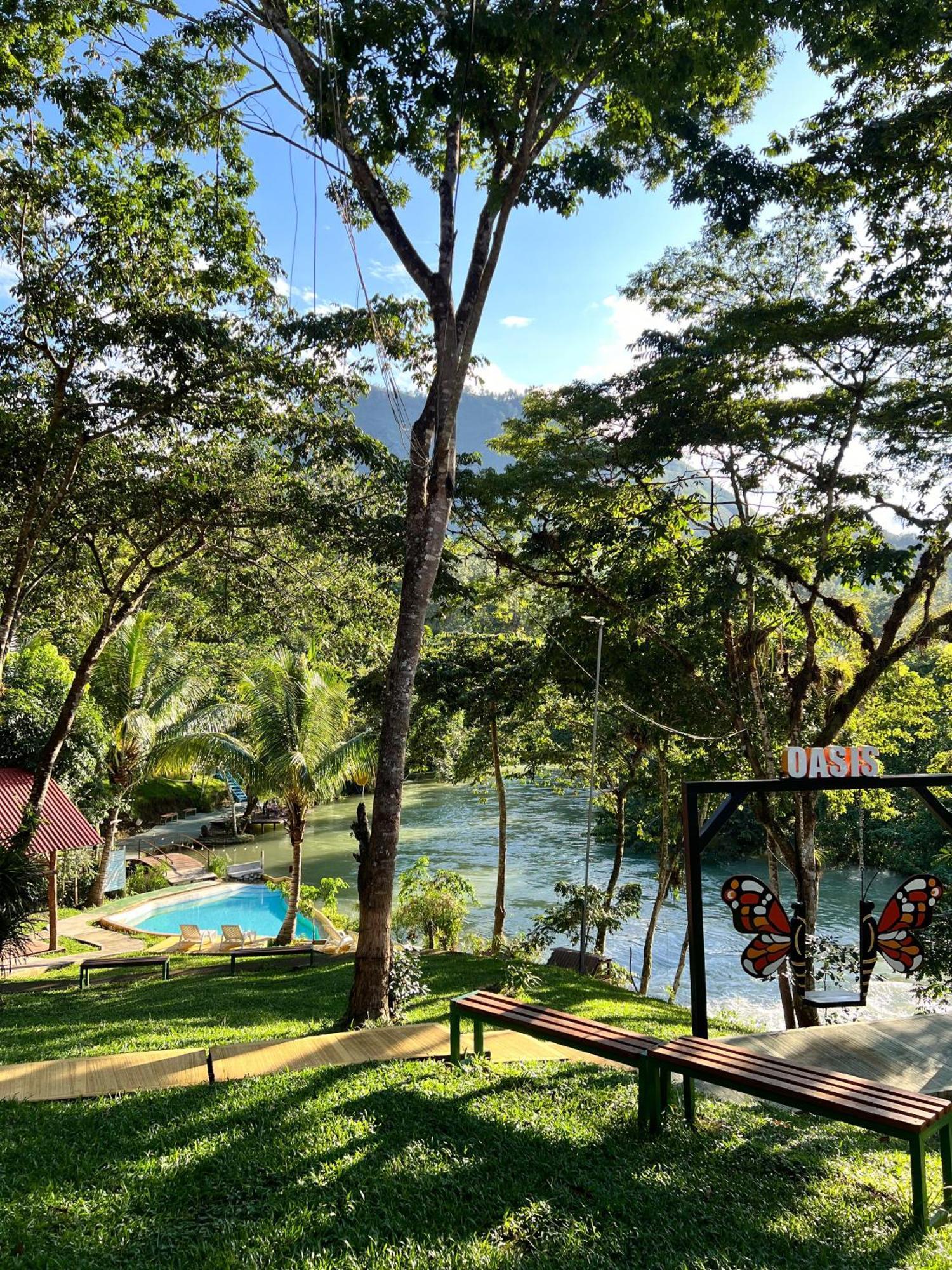 Oasis The Traveler Hostel Lanquín Екстериор снимка