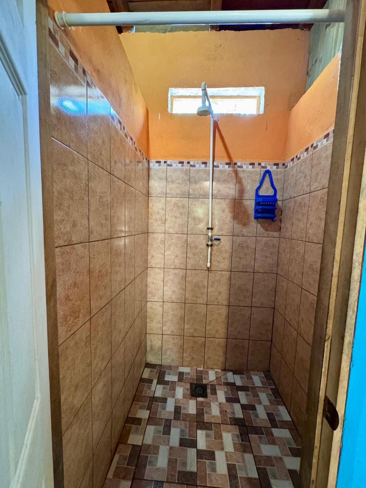 Oasis The Traveler Hostel Lanquín Екстериор снимка